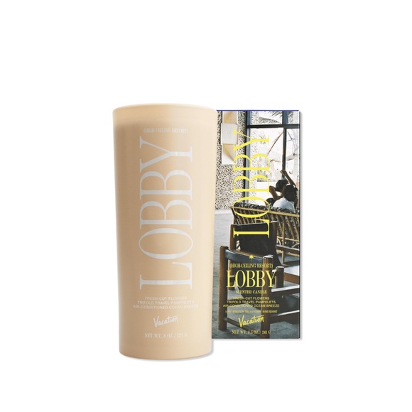 $31 NIP The iconic Vacation "High Ceiling Resort Lobby Candle"🎁🎁 - Picture 1 of 4